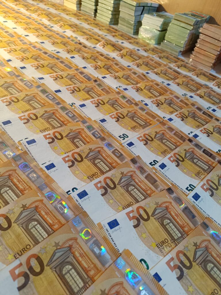 Get Real and Unique €50 Euro Bills online from supercurrencies