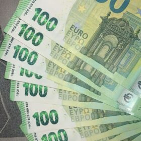 Kaufen Sie hochwertige und nicht nachweisbare Fälschungen für 100 Euro